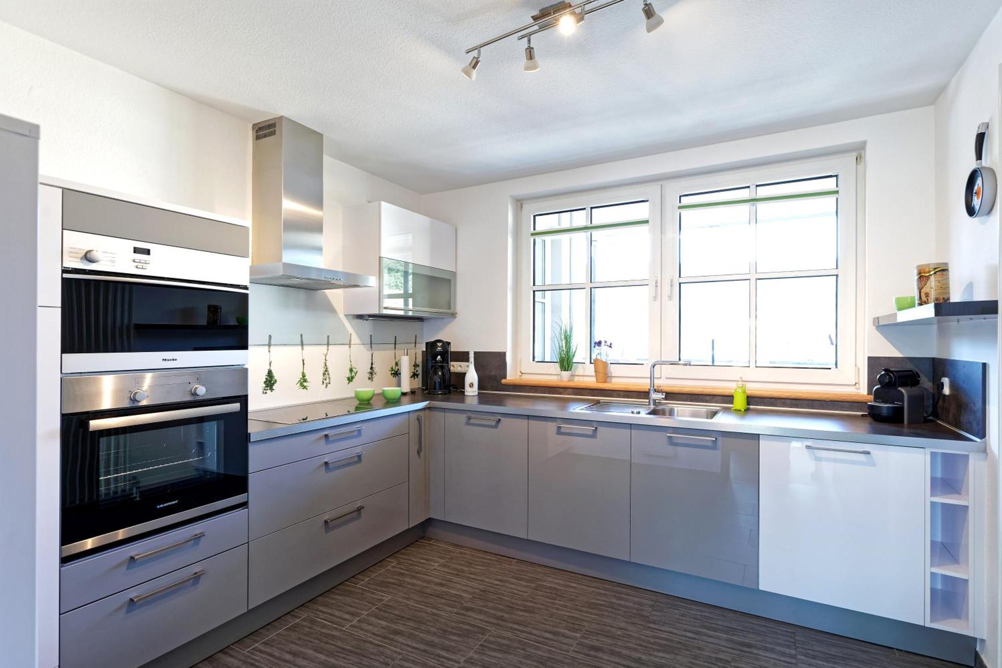 Grosszuegiges Helles Penthouse -Komplette Etage- Mit Balkon Und Stellplatz In Ruhiger Lage Kulmbach Luaran gambar