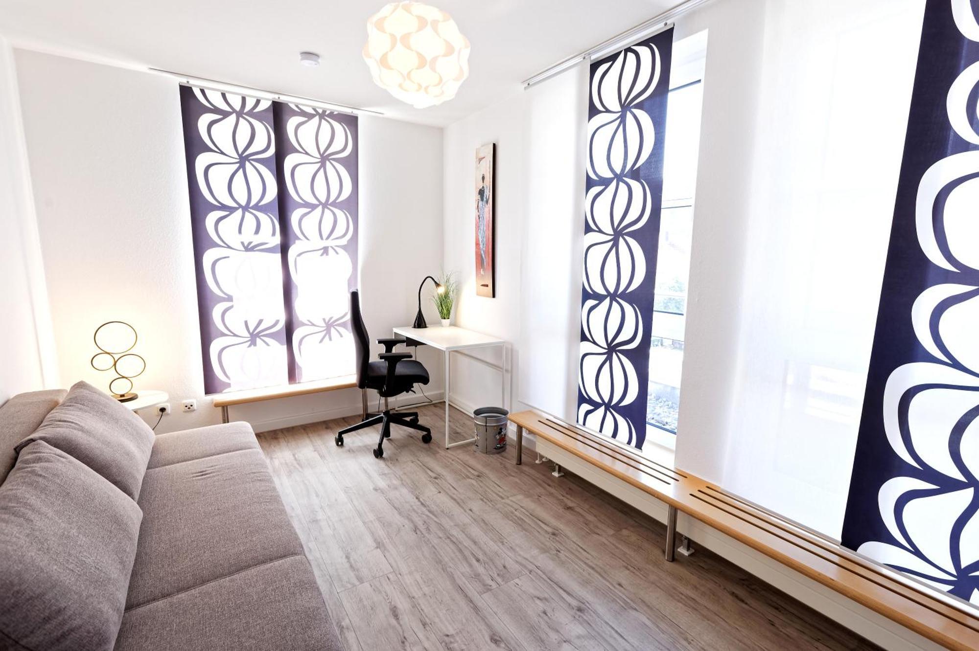 Grosszuegiges Helles Penthouse -Komplette Etage- Mit Balkon Und Stellplatz In Ruhiger Lage Kulmbach Luaran gambar