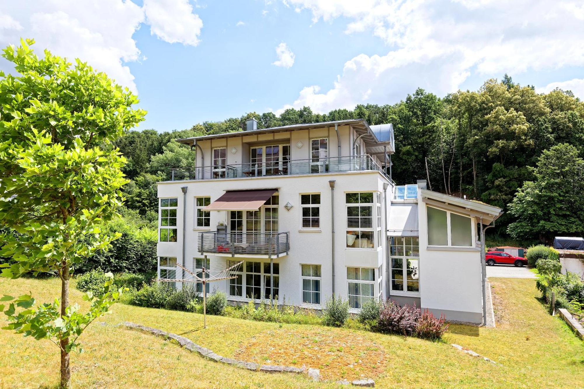 Grosszuegiges Helles Penthouse -Komplette Etage- Mit Balkon Und Stellplatz In Ruhiger Lage Kulmbach Luaran gambar